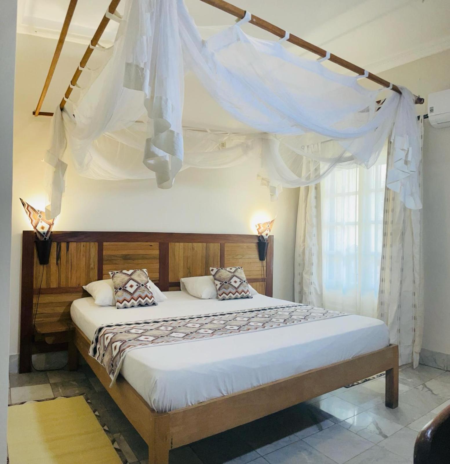 Le Lodge Des Almadies Dakar Ngoại thất bức ảnh