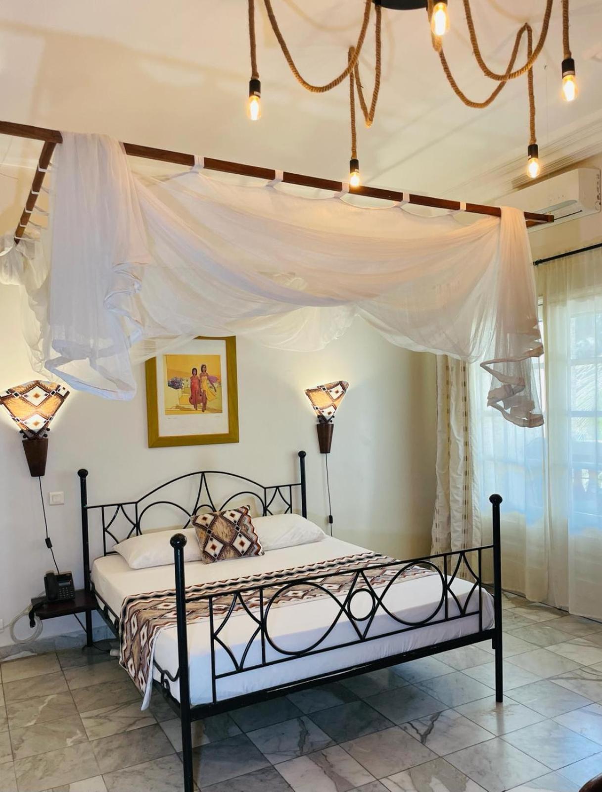 Le Lodge Des Almadies Dakar Ngoại thất bức ảnh